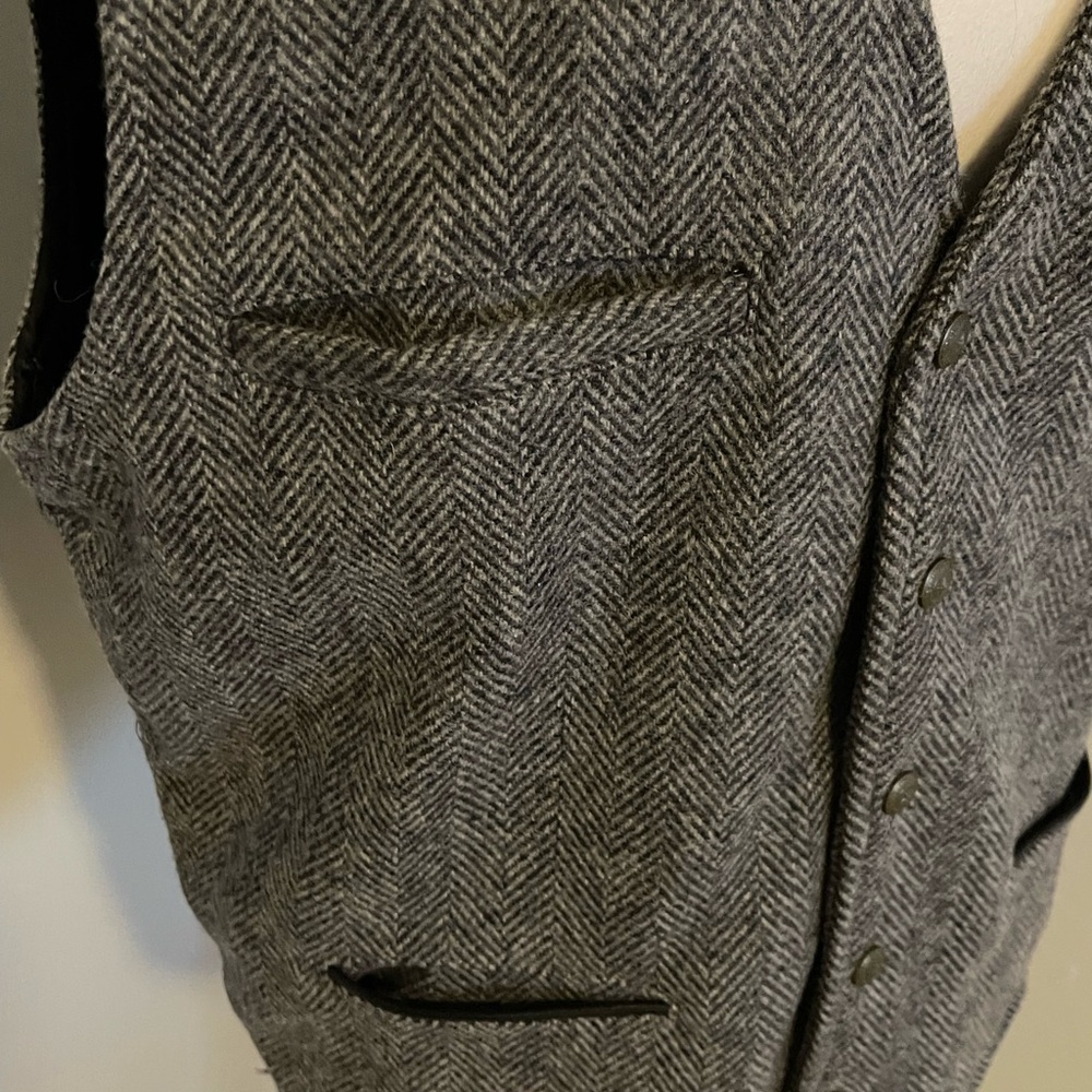 SCHAEFER OUTFITTER Gray Herringbone Vest With Button Closure Size Large - Picture 4 of 7